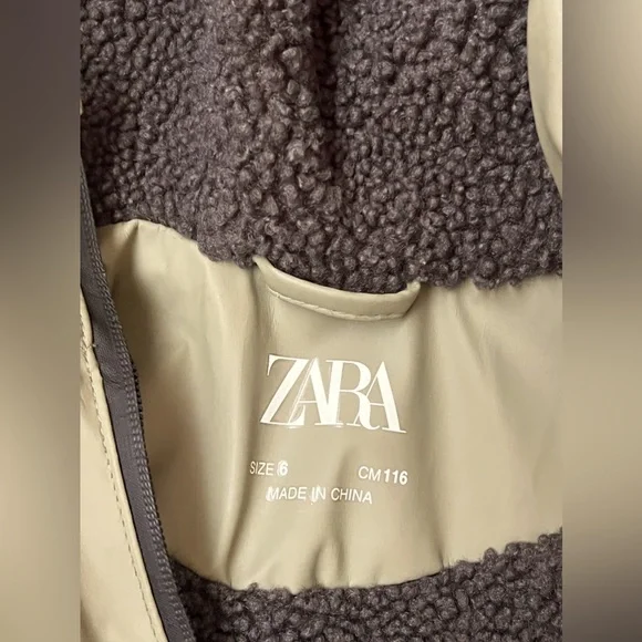 ZARA FAUX SHEARLING LINED RUBBERIZED RAINCOAT - Picture 4 of 4